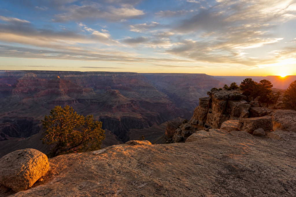 Grand Canyon midweek sunrise quiet viewpoint
