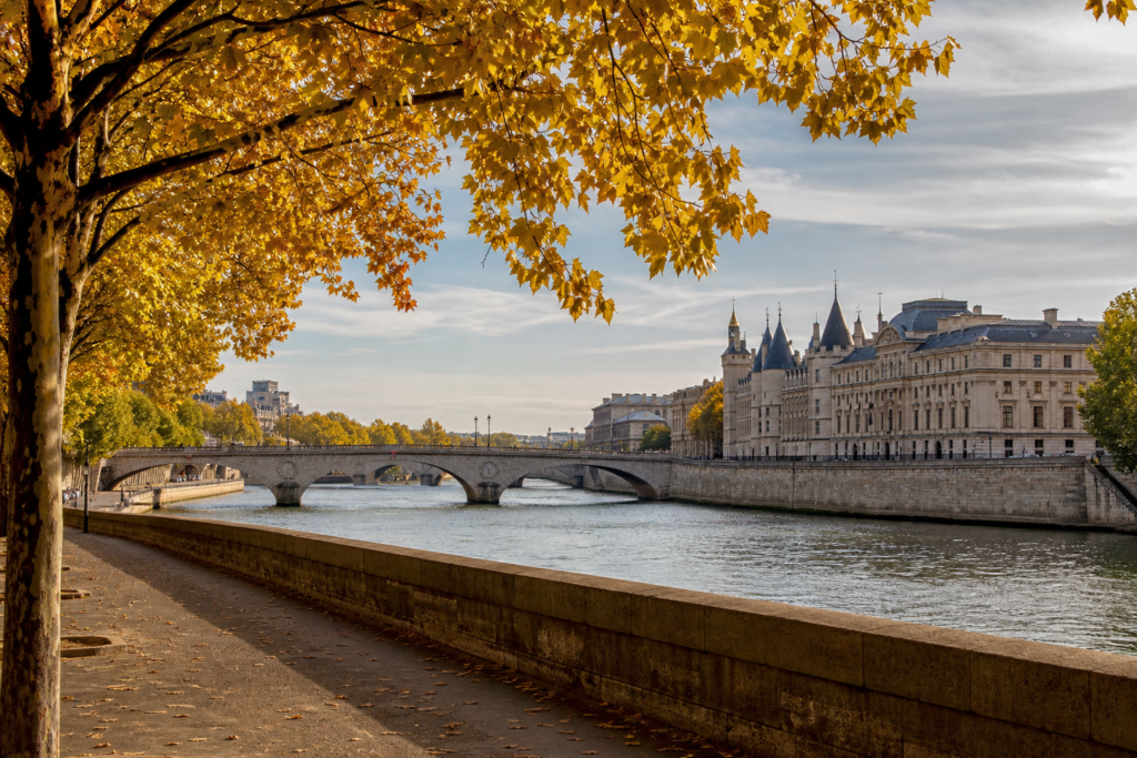 The Ultimate Guide to the Best Time to Visit Paris in 2026 7 Paris golden fall September