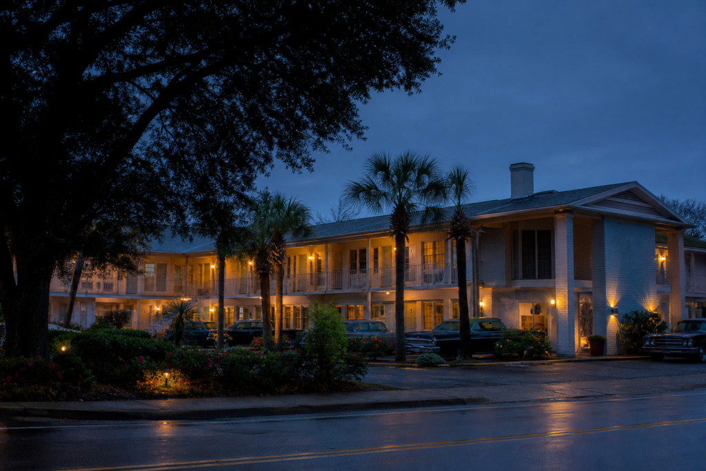 Thunderbird Inn Savannah retro motel
